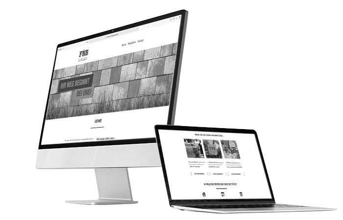 Ein Graustufenbild zeigt einen großen Desktop-Monitor und einen Laptop mit derselben Website. Die Website zeigt ein Backsteinmauer-Design mit dem Text „PMK“ und einer Menüleiste. Beide Bildschirme zeigen ein minimalistisches Layout.